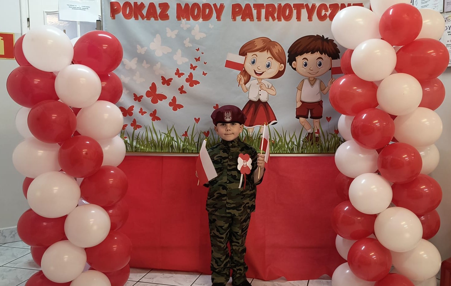 Pokaz Mody Patriotycznej - były stroje z elementami ludowymi.